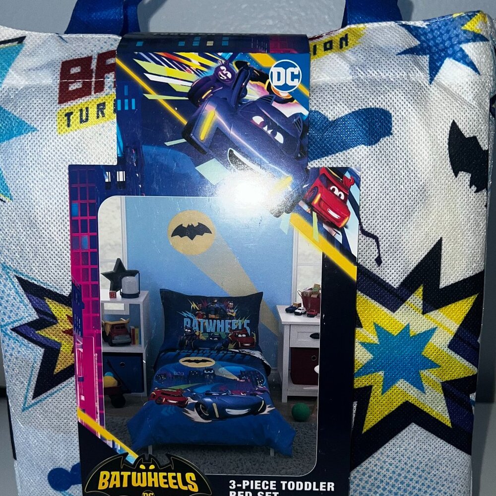 Batman Toddler Bedding Set NWT